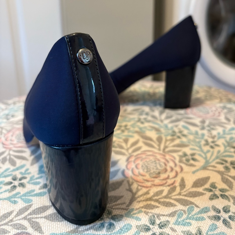 Donald J. Pliner Women's Navy Heels - Picture 4 of 8